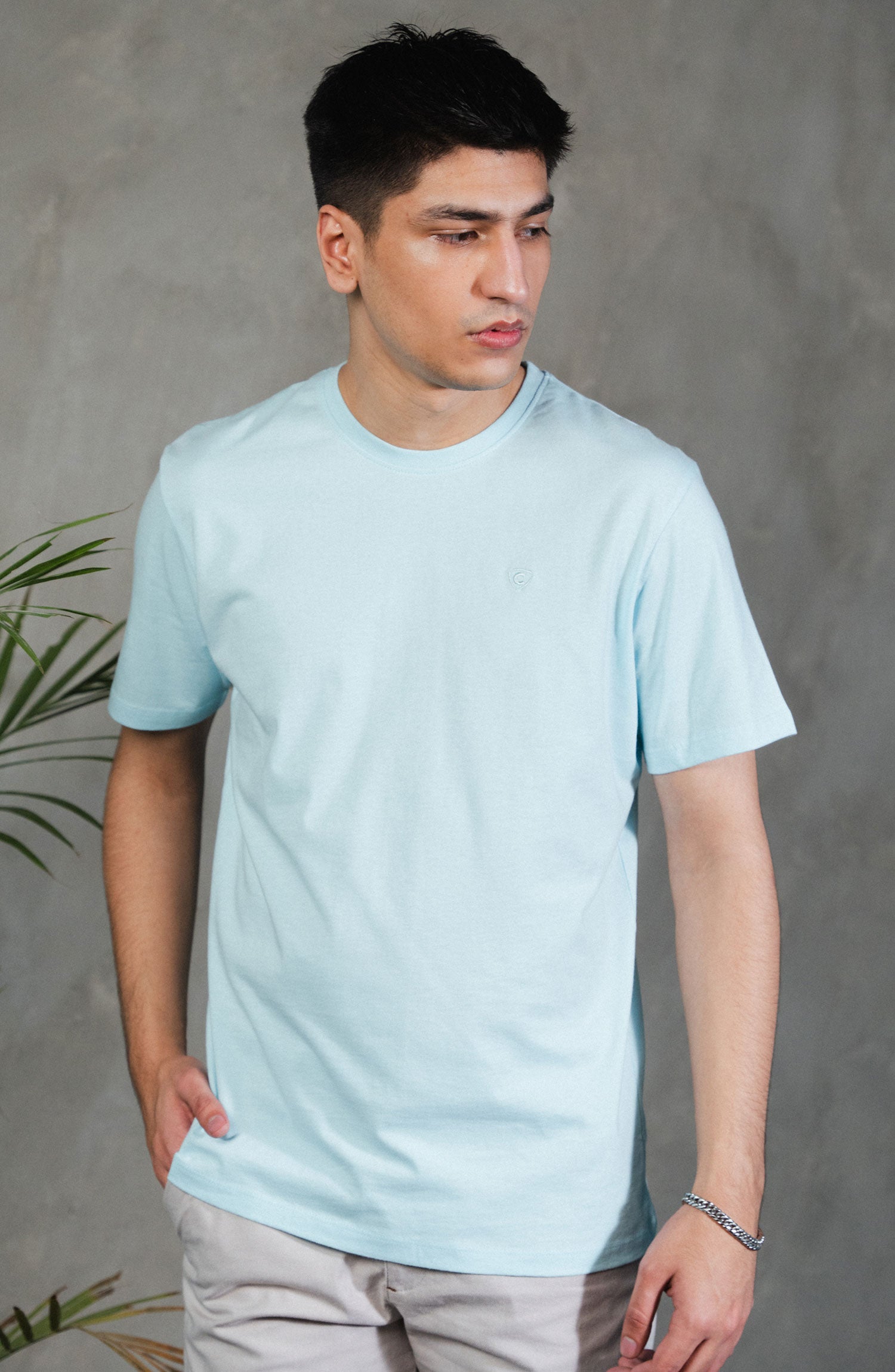 Light blue crew neck t shirt school hotsell