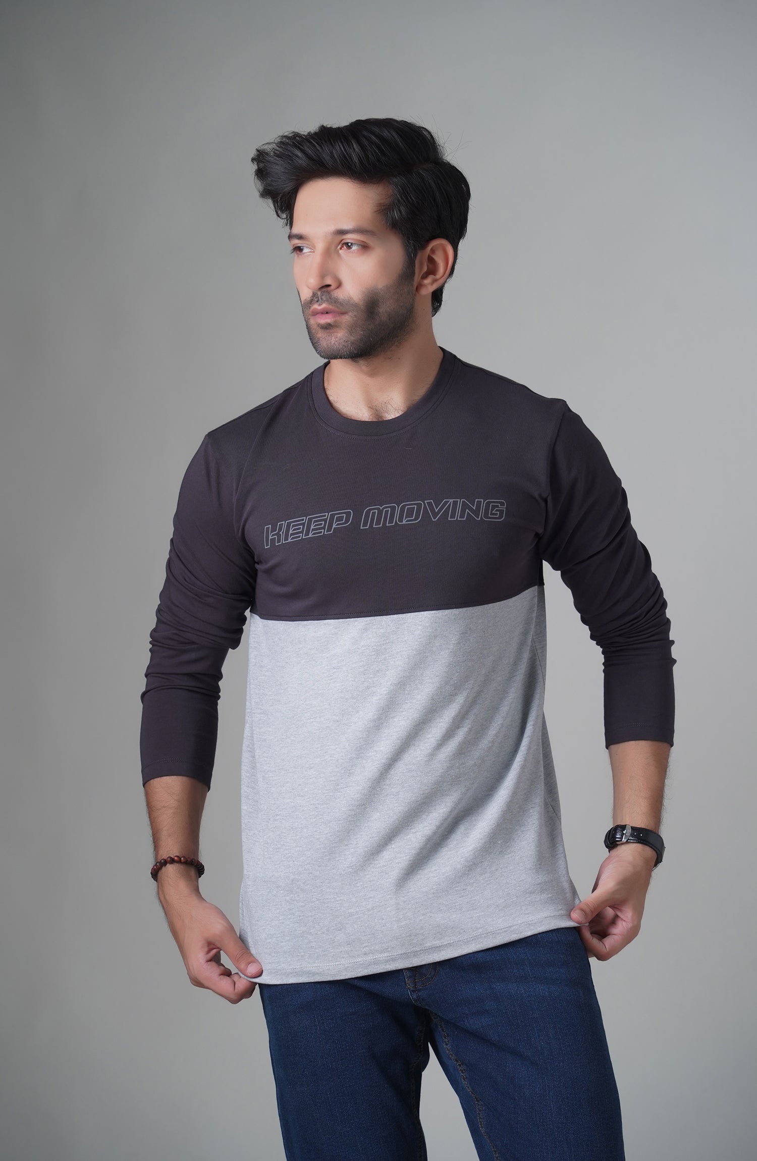 Grey jeans outlet black t shirt