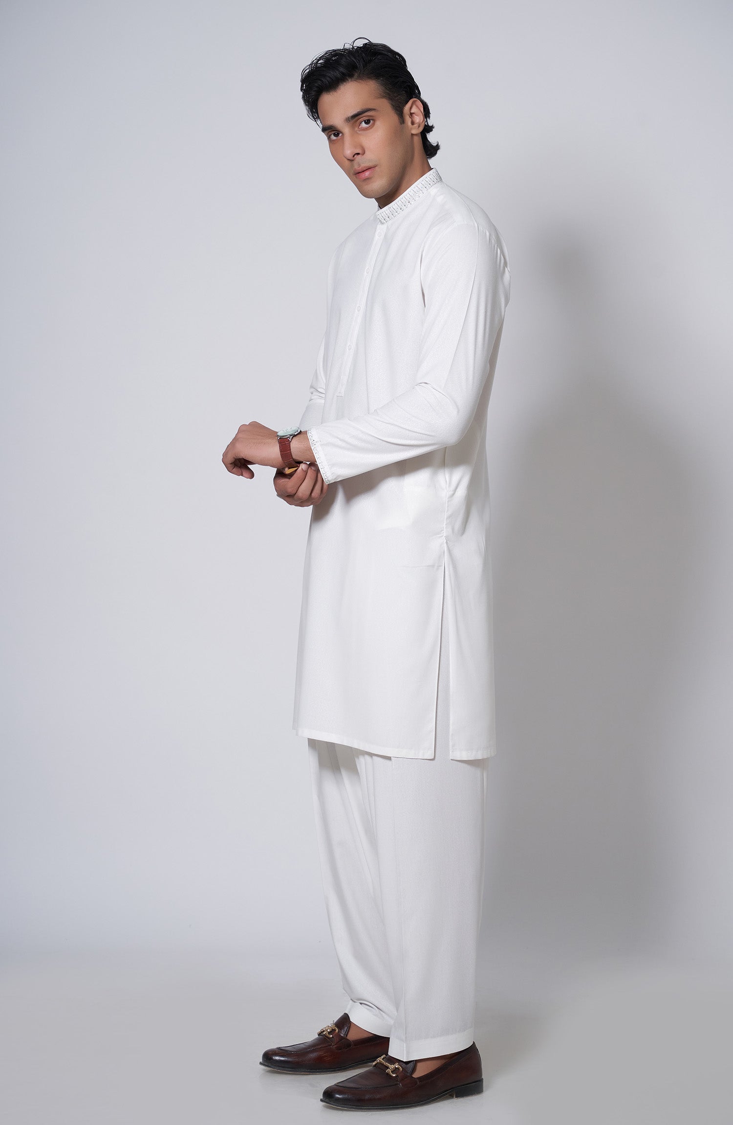 WHITE EMBROIDERED SUIT