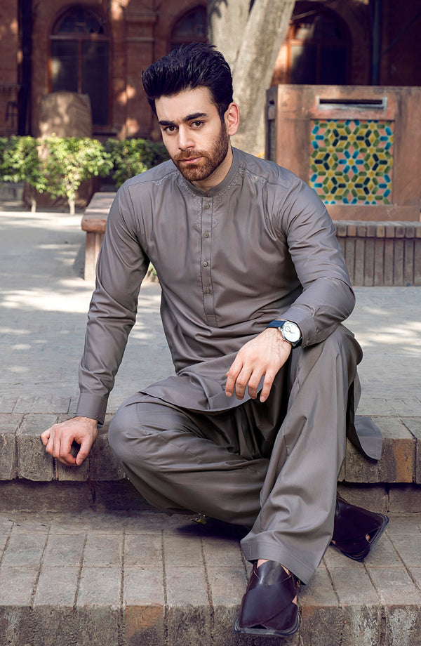 FAWN EMBROIDRED SUIT